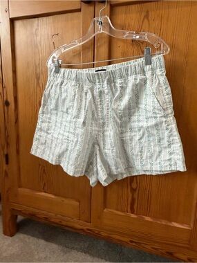 nuuds Light Blue and Cream Floral Elastic Waist Shorts